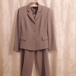 Kasper Classics pantsuit 10P fully lined